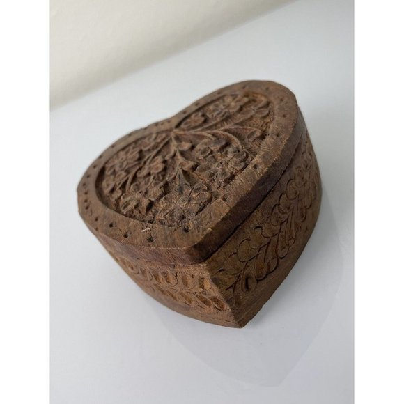 Vintage 1979 Wooden Carved Heart Shaped Trinket Box, Jewelry, Home Decor - Picture 9 of 10